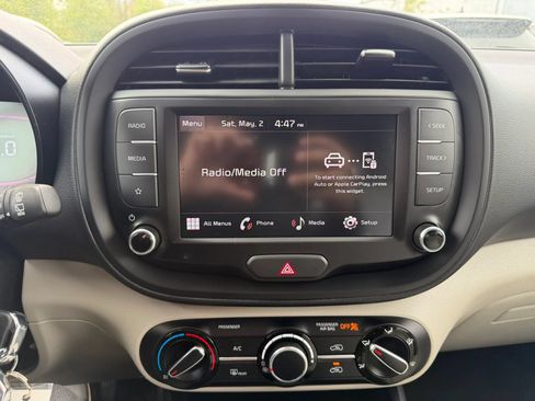 Used 2024 Kia Soul LX FWD image 23