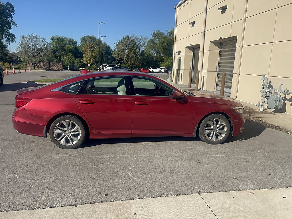 Used 2019 Honda Accord LX image 2