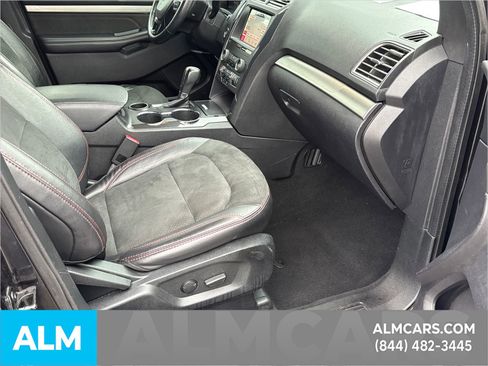 Used 2019 Ford Explorer XLT w/ Equipment Group 202A image 16