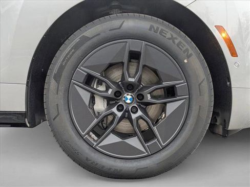 New 2026 BMW iX xDrive45 image 10