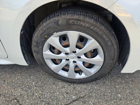 Used 2020 Toyota Corolla LE image 5