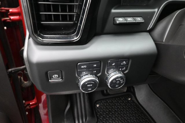 Used 2024 GMC Sierra 1500 AT4 w/ Technology Package AWD/4WD image 26