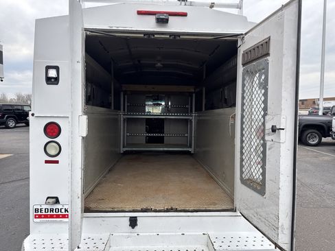 Used 2016 Chevrolet Express 3500 image 26