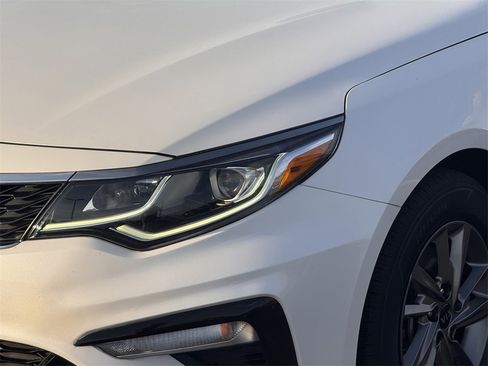 Used 2019 Kia Optima LX image 10