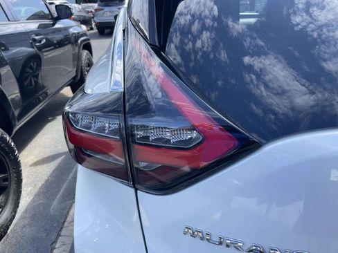 Used 2023 Nissan Murano SL w/ SL Moonroof Package image 15