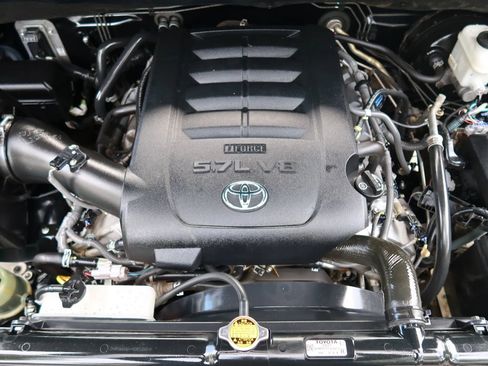 Used 2011 Toyota Tundra Limited w/ Platinum Pkg AWD/4WD image 32