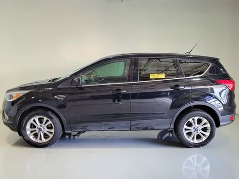 Used 2019 Ford Escape SE image 16