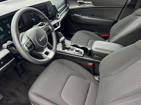 Used 2025 Kia Sportage LX AWD/4WD image 10