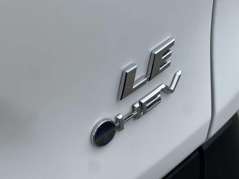 Used 2025 Toyota RAV4 LE AWD/4WD image 7