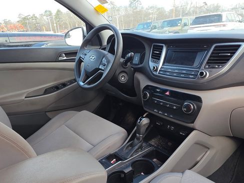 Used 2017 Hyundai Tucson SE image 4
