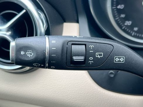 Used 2019 Mercedes-Benz GLA 250 4MATIC image 25