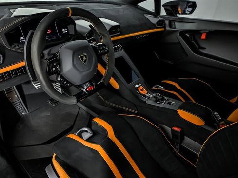 Used 2022 Lamborghini Huracan STO RWD image 21