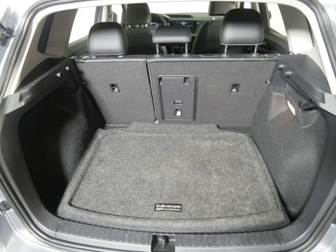 Used 2022 Volkswagen Taos SEL image 18