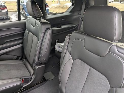 New 2024 Jeep Grand Cherokee L Altitude image 36