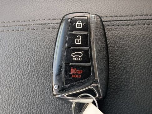 Used 2018 Hyundai Santa Fe Sport FWD image 31