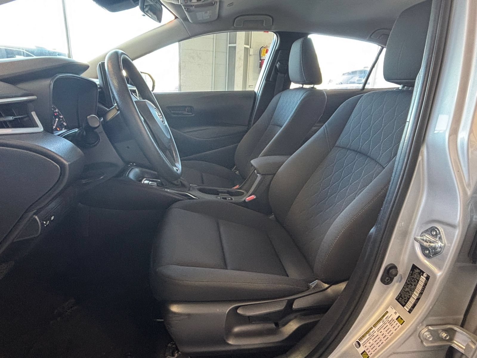 Used 2025 Toyota Corolla LE FWD image 25