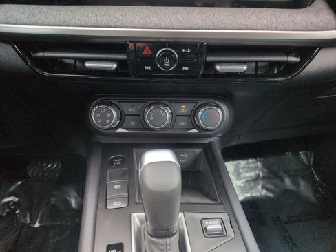 New 2026 Nissan Kicks S image 13