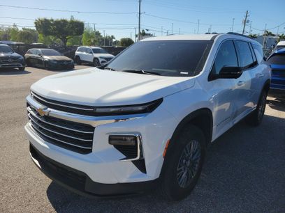 Used 2024 Chevrolet Traverse LT