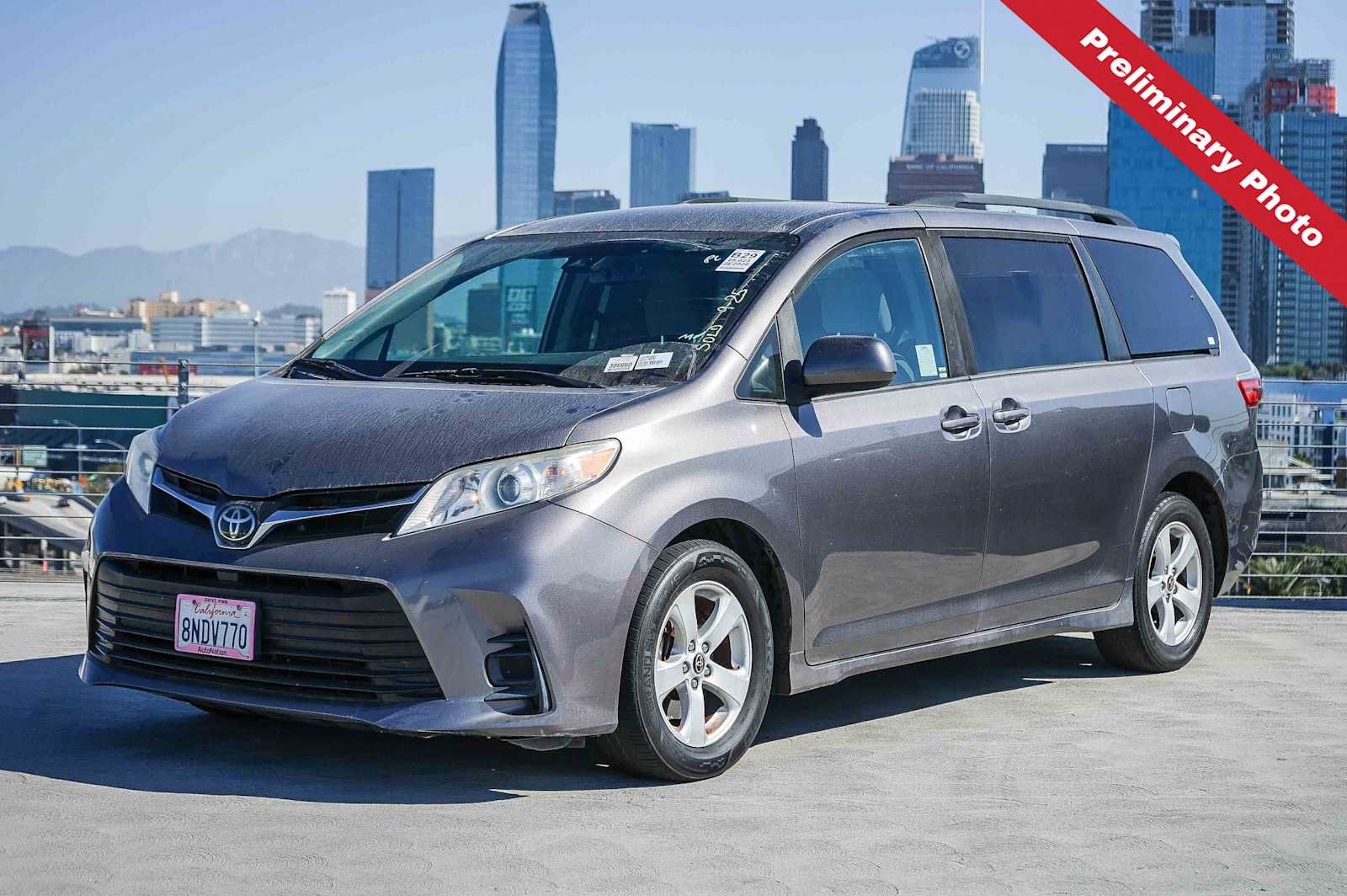 Used 2020 Toyota Sienna LE FWD image 1