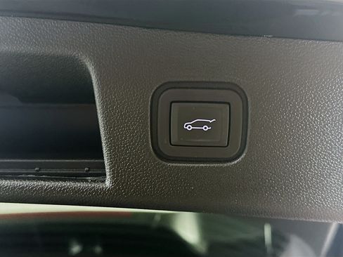 Used 2024 Chevrolet Blazer EV LT AWD/4WD image 29