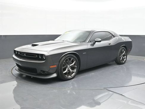 Used 2019 Dodge Challenger R/T RWD image 4