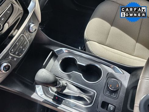 Used 2022 Chevrolet Traverse LS image 32