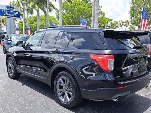 Used 2022 Ford Explorer XLT w/ Equipment Group 202A image 4