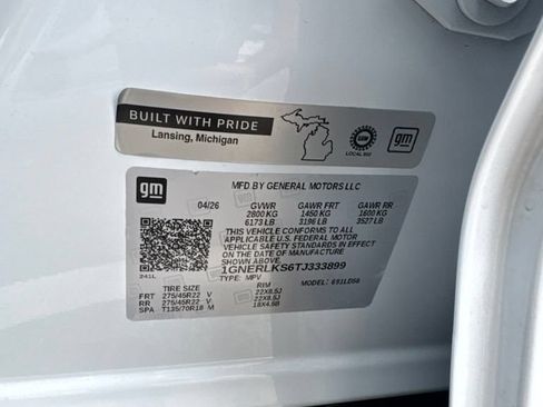Used 2026 Chevrolet Traverse RS FWD image 9