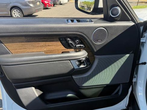 Used 2018 Land Rover Range Rover Supercharged image 6