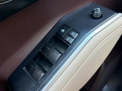 Used 2021 Toyota Highlander XLE FWD image 27
