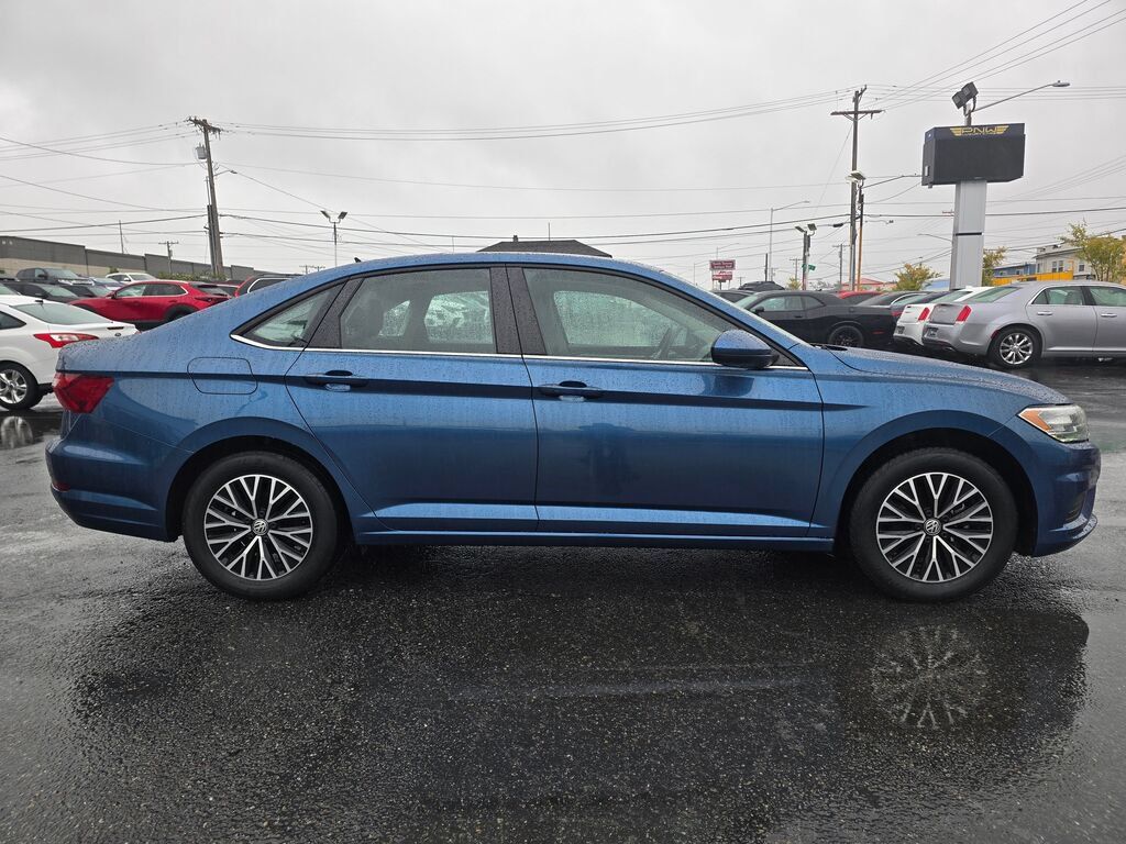 Used 2021 Volkswagen Jetta SE w/ SE Cold Weather Package FWD image 5
