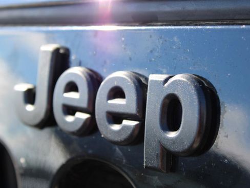 Used 2015 Jeep Wrangler Unlimited Sport AWD/4WD image 9