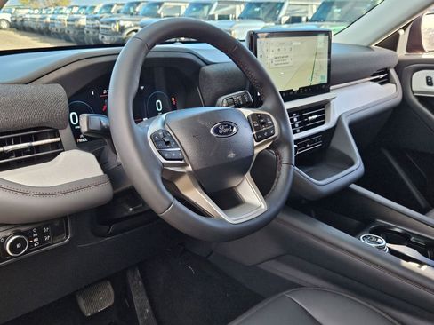 New 2026 Ford Explorer Active w/ Active Comfort Package AWD/4WD image 13