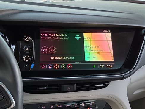 Used 2023 Buick Envision Avenir image 23