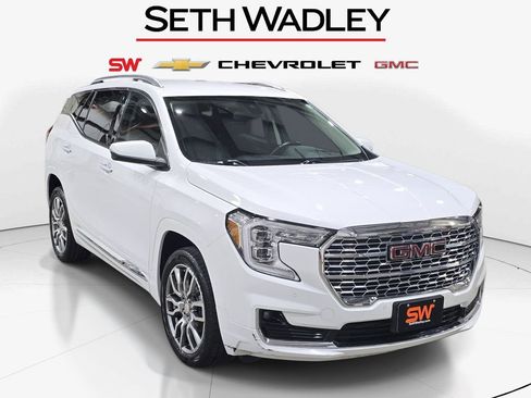 Used 2024 GMC Terrain Denali image 1