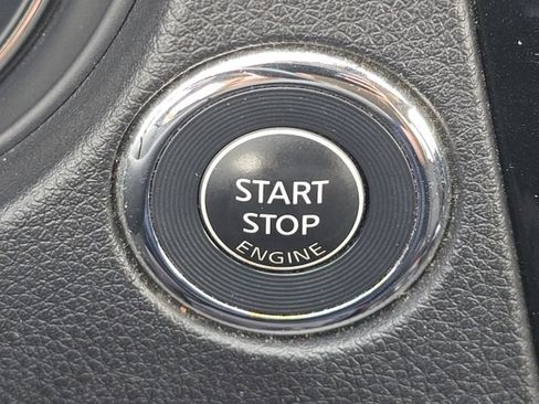 Used 2019 Nissan Rogue SV image 20