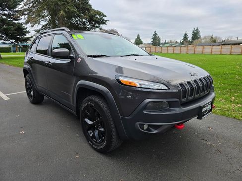 Used 2014 Jeep Cherokee Trailhawk w/ Trailer Tow Group image 9