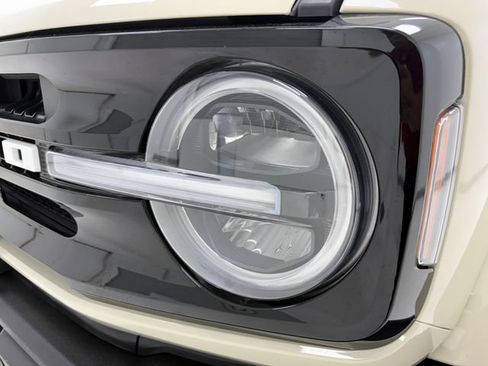 Used 2025 Ford Bronco Outer Banks AWD/4WD image 6