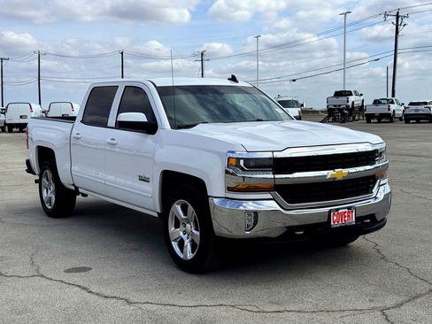 Used 2018 Chevrolet Silverado 1500 LT w/ Texas Edition image 4