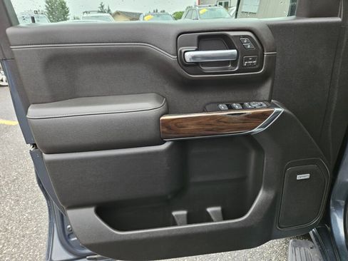 Used 2019 GMC Sierra 1500 SLT w/ SLT Premium Plus Package AWD/4WD image 18