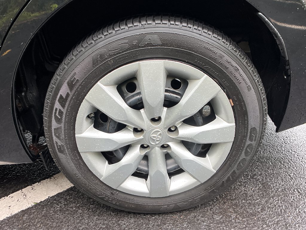 Used 2016 Toyota Corolla LE FWD image 23