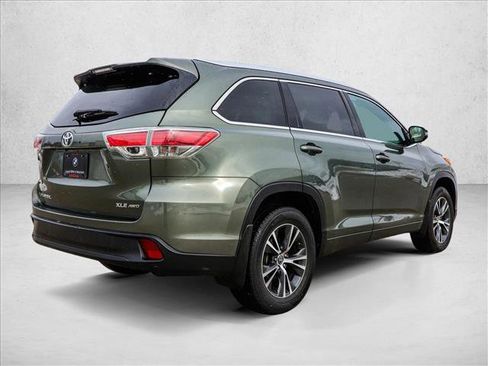 Used 2016 Toyota Highlander XLE image 5