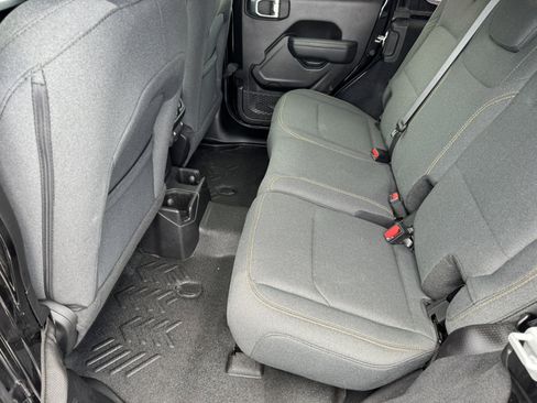 Used 2025 Jeep Wrangler Unlimited Sport AWD/4WD image 22