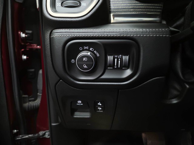 Used 2019 RAM 1500 Limited AWD/4WD image 32