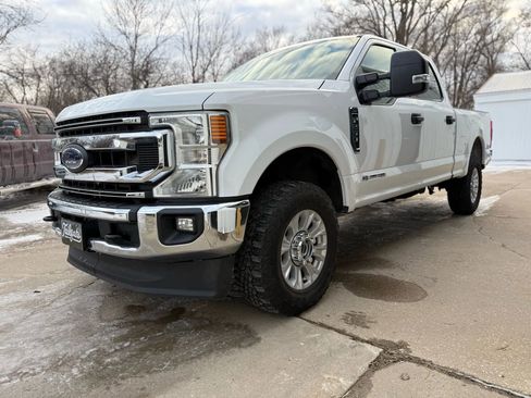 Used 2022 Ford F250 XLT w/ XLT Value Package AWD/4WD image 4