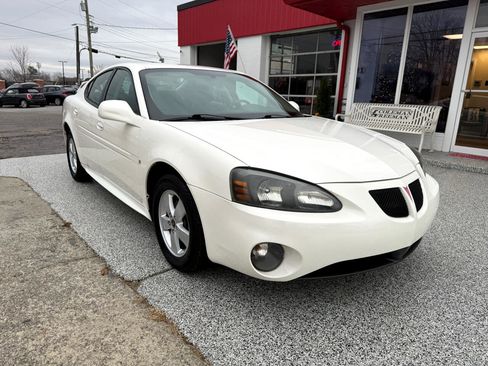 Used 2006 Pontiac Grand Prix w/ Preferred Package image 12
