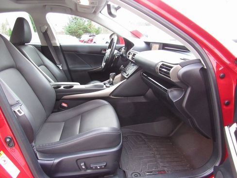 Used 2016 Lexus IS 300 AWD image 17