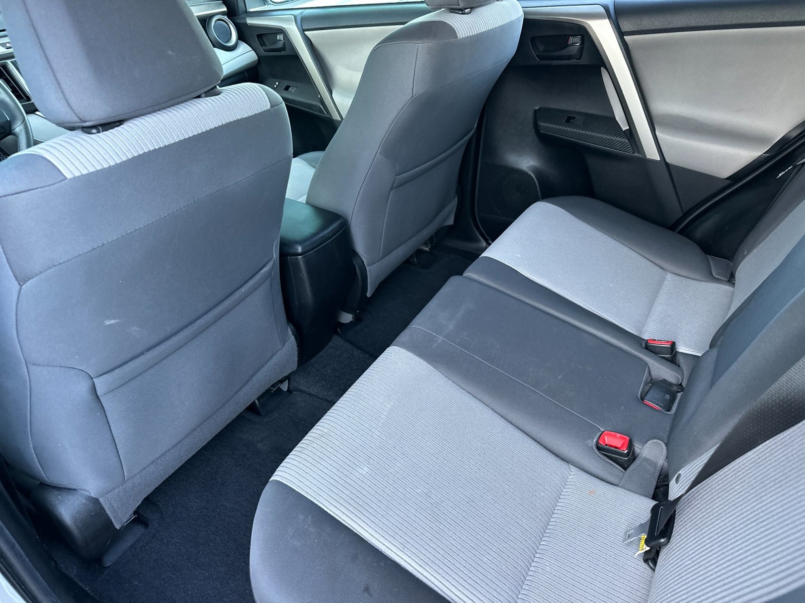 Used 2015 Toyota RAV4 LE FWD image 12