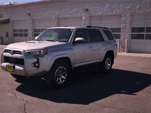 Used 2024 Toyota 4Runner TRD Off-Road Premium image 5