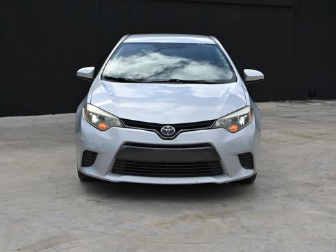 Used 2015 Toyota Corolla LE FWD image 2